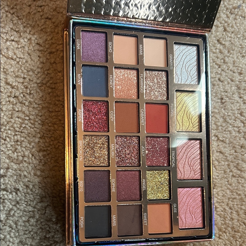 Vibrant Eyeshadow Palette with Glitter Shades - Picture 2 of 4